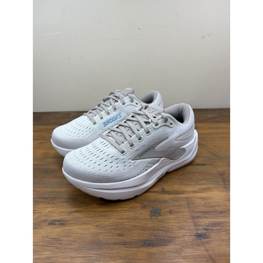 Brooks Ghost Max 3 Women’s Size 7 2E Grey Running Shoes Podiatrist  Approved
